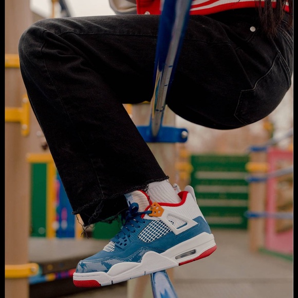 Brand new Grade school Jordan 4 MESSY ROOM w/extra laces and OG BOX - Picture 5 of 11